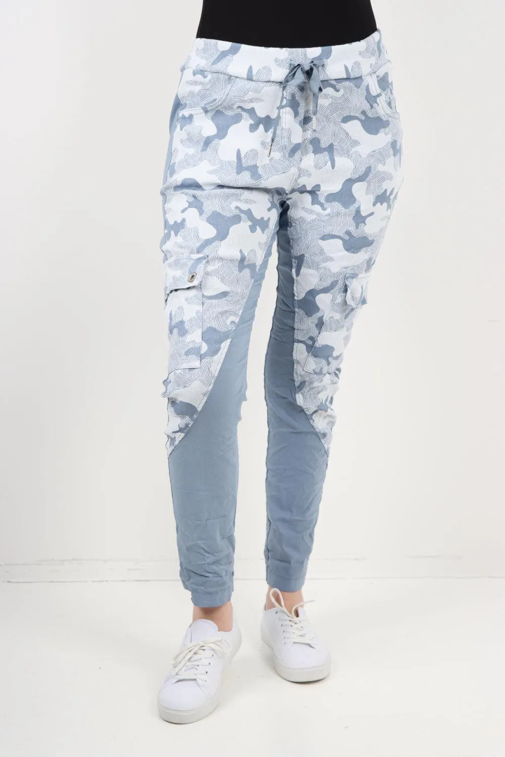 Cargo Pockets Printed Trousers