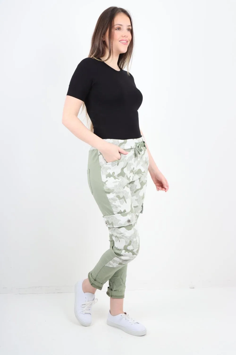 Cargo Pockets Printed Trousers