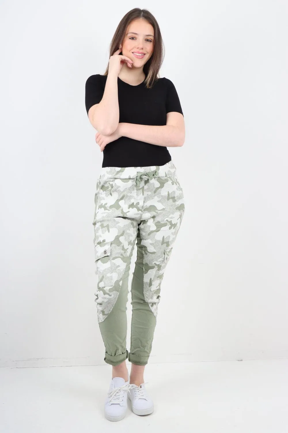 Cargo Pockets Printed Trousers