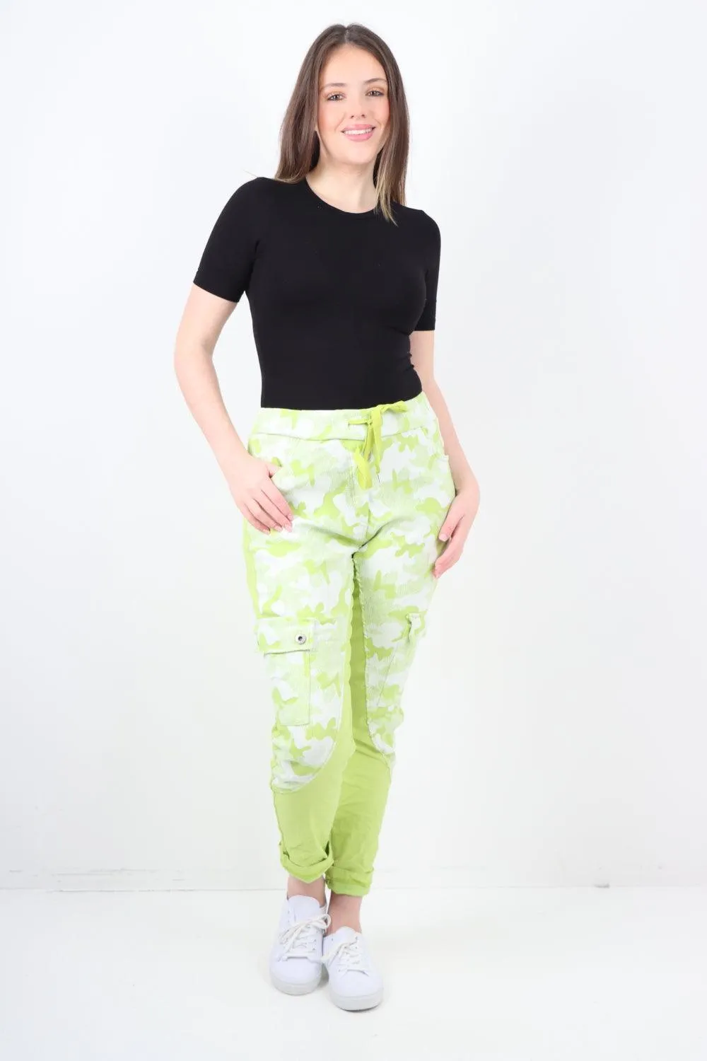 Cargo Pockets Printed Trousers