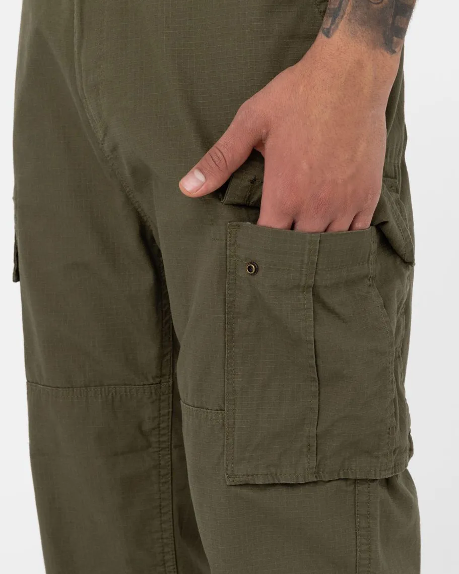 Eagle Bend Trousers in Military Green